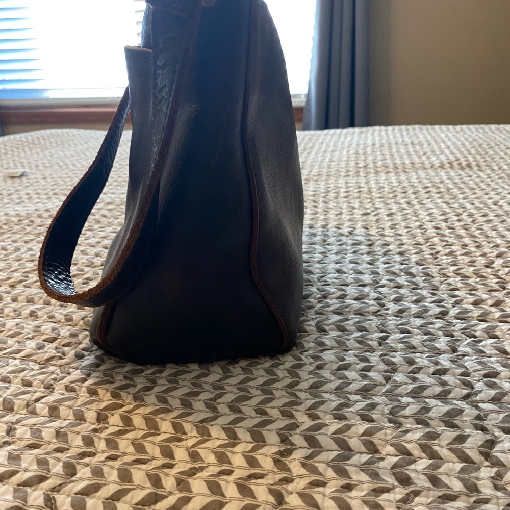 Portland Leather Shoulder Bag - Picture 2 of 5